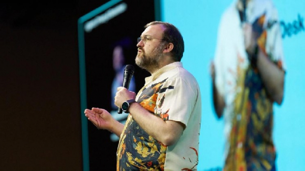 AI agents becoming more relevant than humans by 2035 has Big Tech 'terrified', says Hoskinson